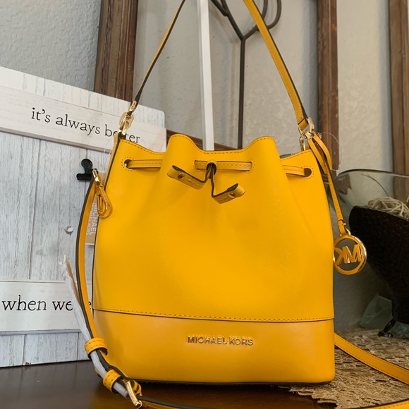 🌟 new MK trista medium bucket - Picture 2 of 7